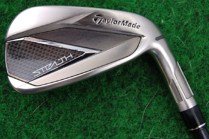 TaylorMade Stealth  6 – SW  Graphitschaft Regular Flex
